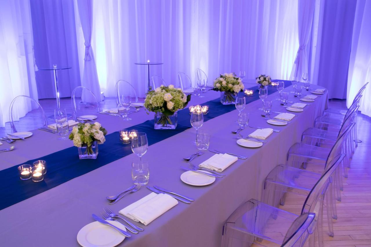 Sanderson Londýn Exteriér fotografie The tables at the 2011 ceremony