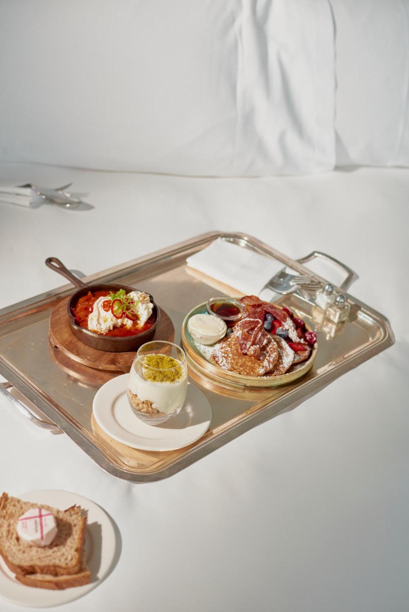 Sanderson Londýn Exteriér fotografie A breakfast tray